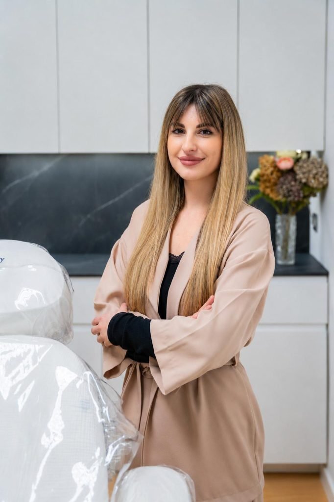 Inova Iturralde Sánchez, técnico en estética y belleza, en Clínica Beatriz Sellés